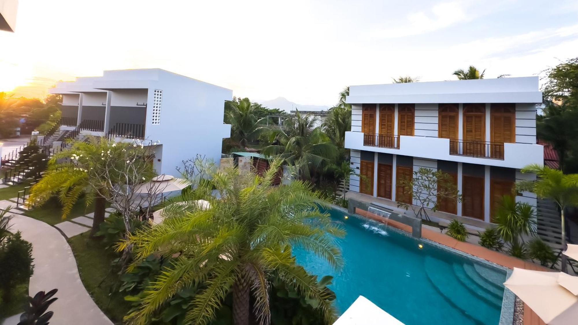 The R&B Boutique Hotel Kampot Exterior photo